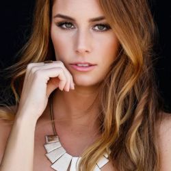 Jessica 2.Porträt.jpg